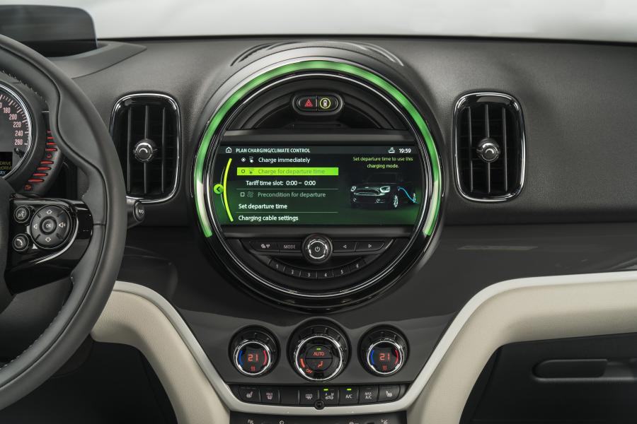 Панель приборов Mini Cooper S E Countryman ALL4 (F60) 2017 года  (WW) (фото 42 из 173)